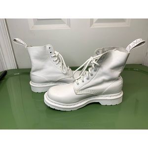 Dr. Martens 24480 Mono All White Leather Lace Up Combat Boots Women's 5 NWOT